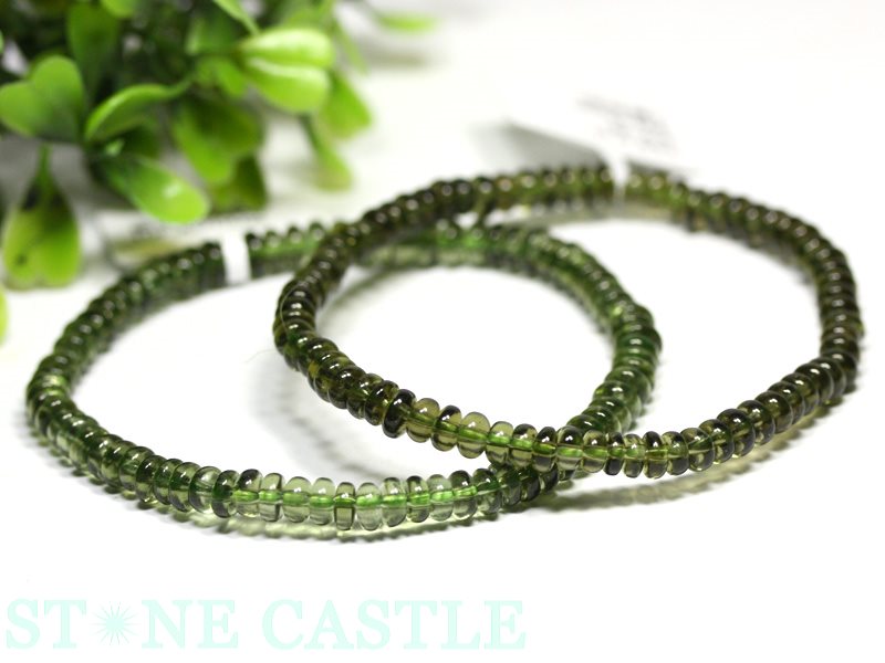 ☆高品質☆【ブレスレット】モルダバイト ボタン型 (約3x6mm ☆高品質☆【ブレスレット】モルダバイト ボタン型 (約3x6mm