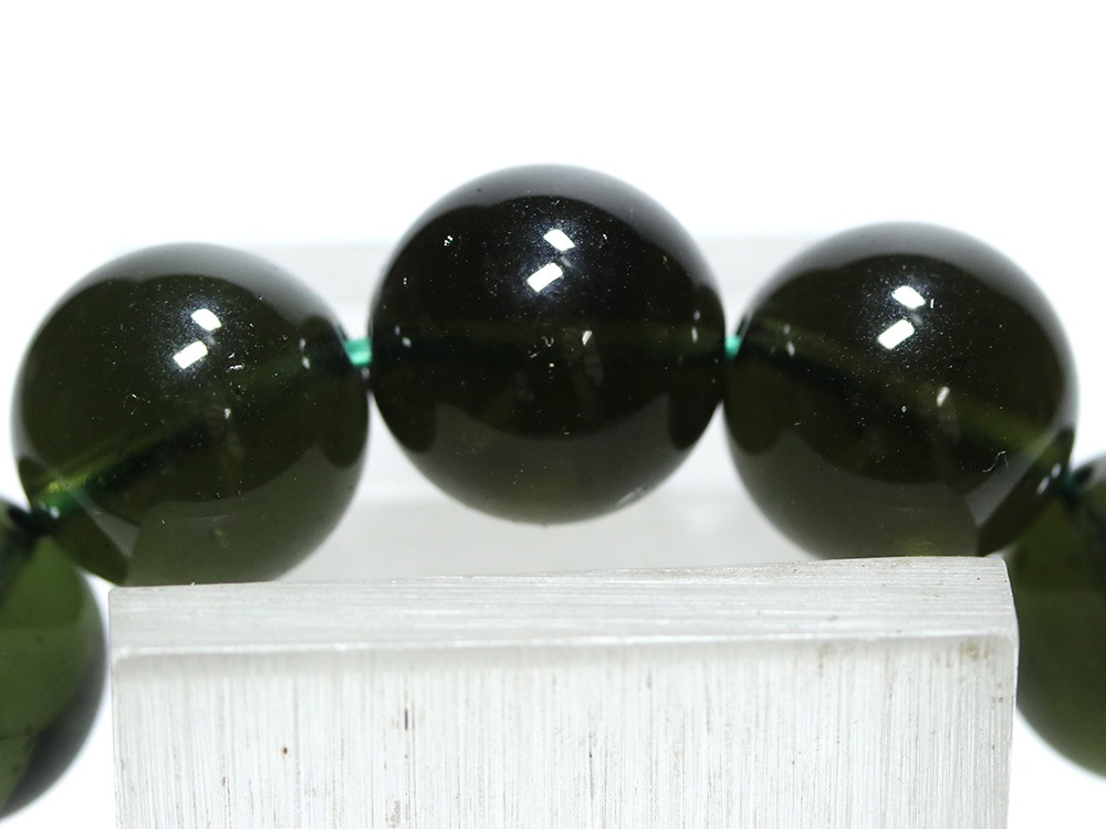 モルダバイト　バングル　鑑別書付き　未使用品 モルダバイト バングル 鑑別書付き 未使用品 高品質 【ブレスレット