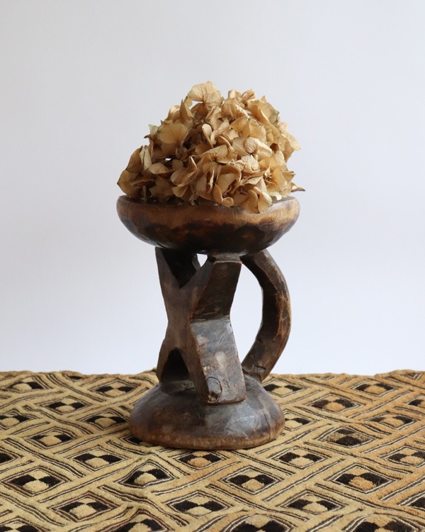 ジンバブエ トンガ族 スツール c アフリカ 民藝 民芸 古道具 ビンテージ African Crafts (アフリカ工芸品) “トンガ族のスツール - LIGHT YEARS