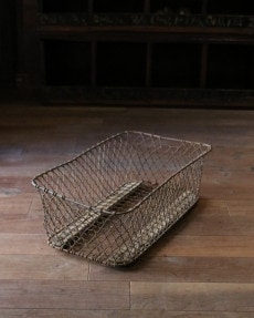 ��������ȥꥢ��磻�䡼�Х����å� B