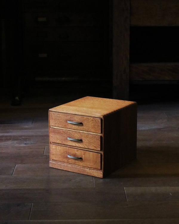 生活雑貨とアンティークのオンラインショップ STORAGE Mercantile Co.]