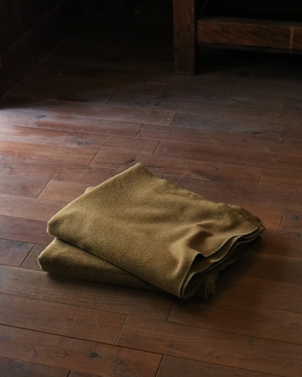 【タグ付き未使用品】ECOLÃ 100%ウール ブランケット　スローMサイズ eca12b15111_a02.jpg