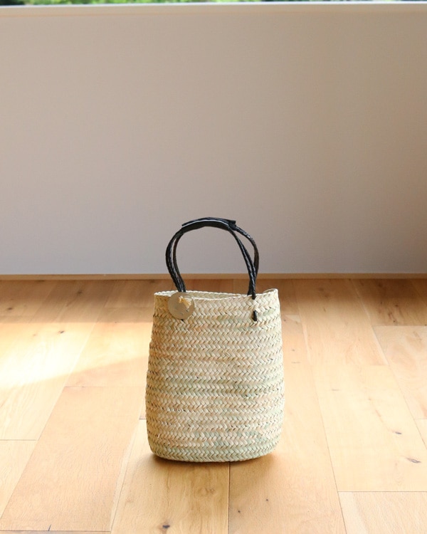美品★WARANGWAYAN★yasmina バスケット SS ブラック 完売 IDEE - 美品☆WARANGWAYAN☆yasmina バスケット SS ブラック 完売の