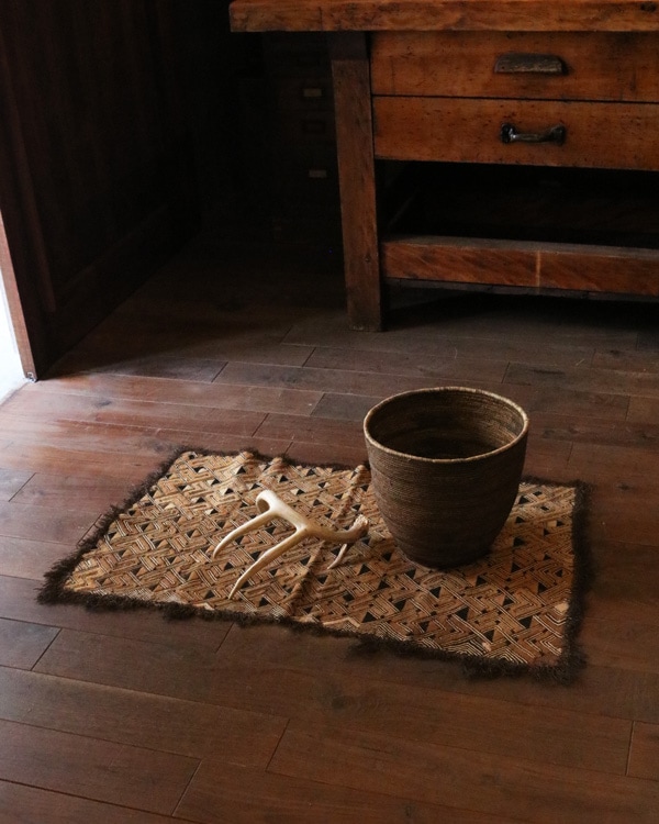 アフリカンテキスタイル クバ布（草ビロード）KF-13