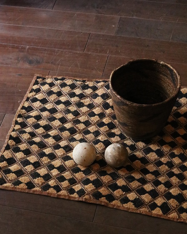 アフリカンテキスタイル クバ布（草ビロード）KF-15