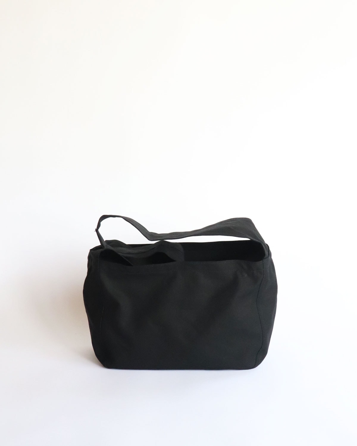LABOR DAY Newspaper Boy Bag / Black