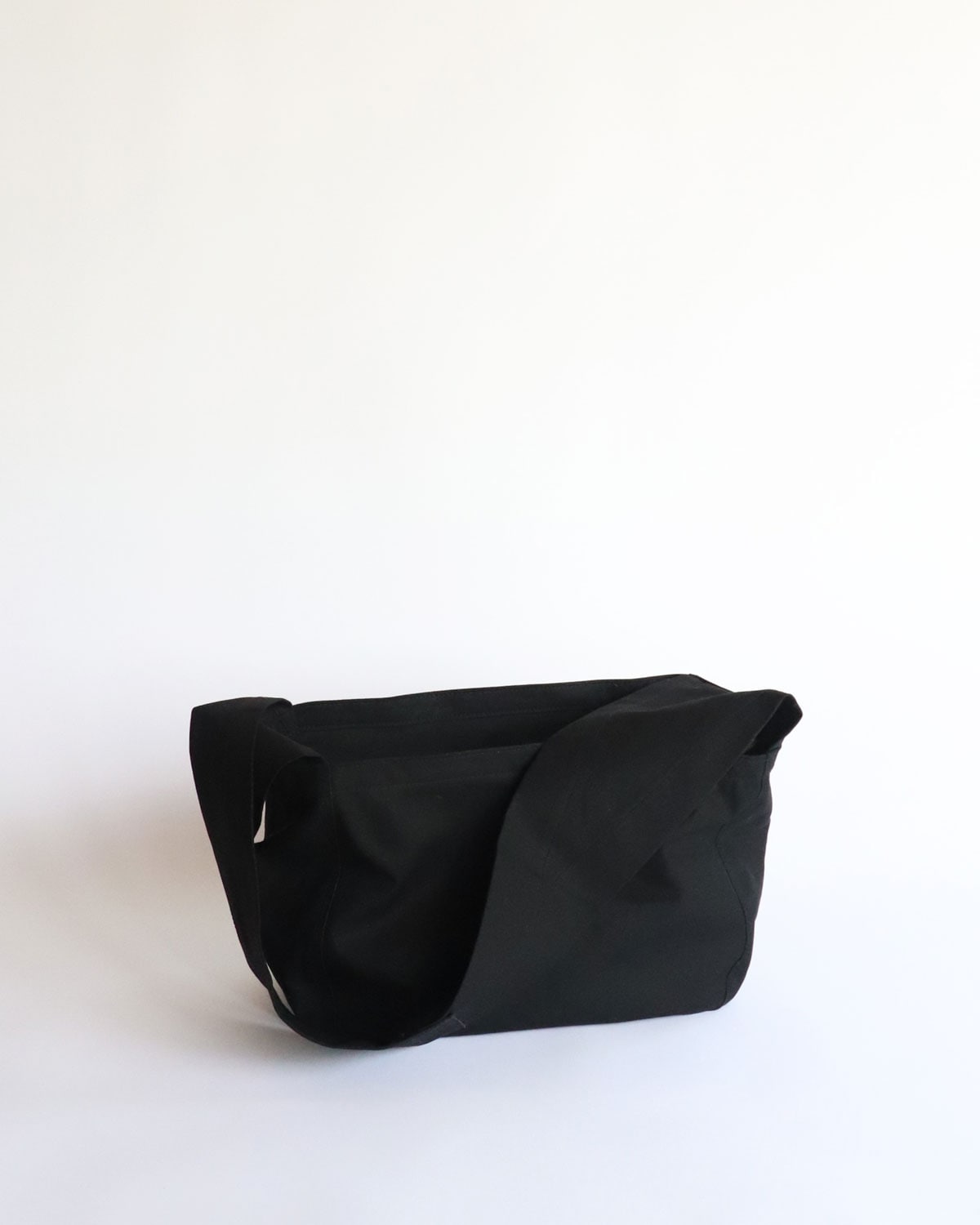 LABOR DAY Newspaper Boy Bag / Black