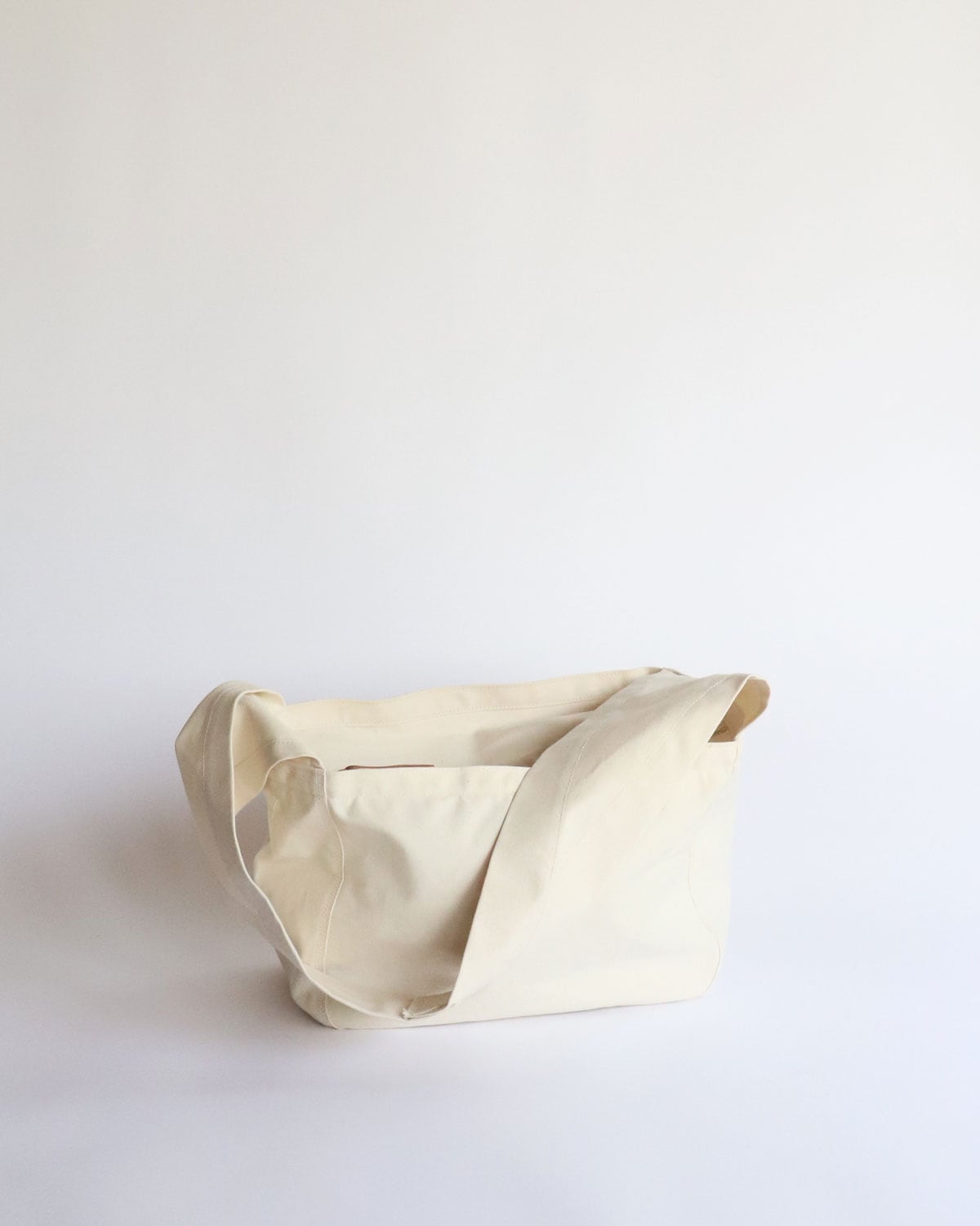LABOR DAY Newspaper Boy Bag / Natural