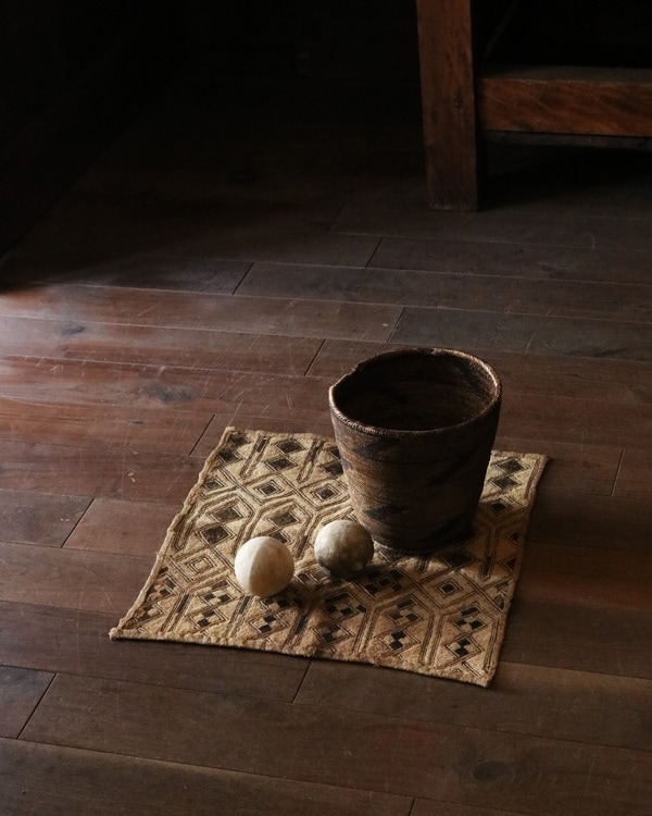 アフリカンテキスタイル クバ布（草ビロード）KF-19