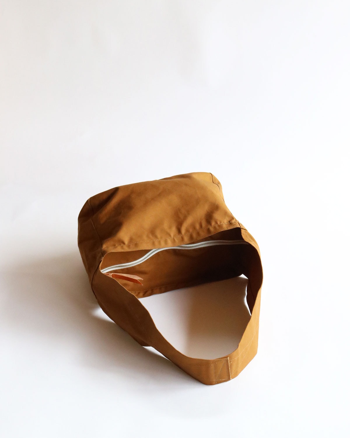 LABOR DAY Newspaper Boy Bag / Camel