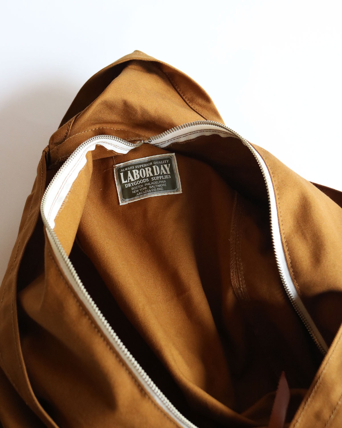 LABOR DAY Newspaper Boy Bag / Camel