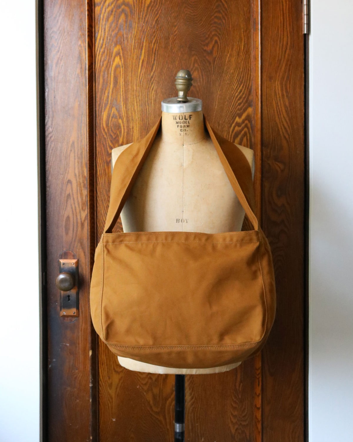 LABOR DAY Newspaper Boy Bag / Camel