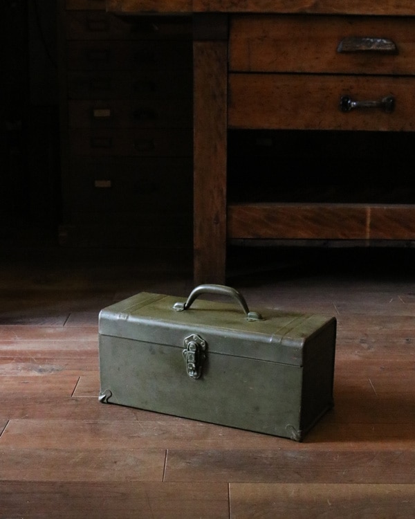 ミリタリー鉄製ツールボックス