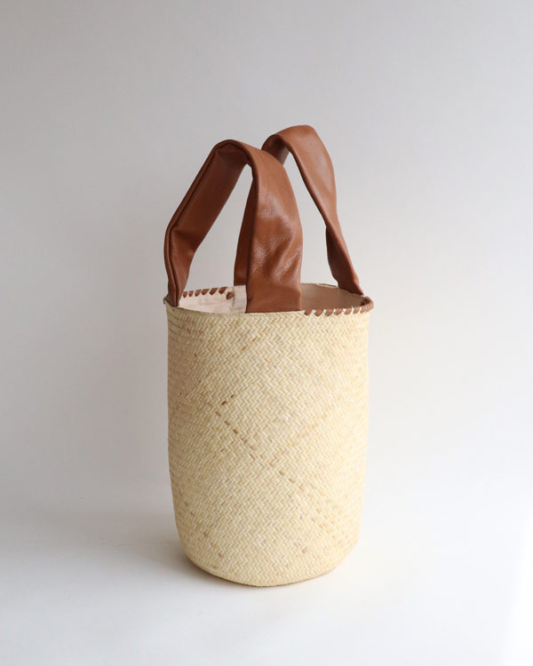 warang wayan() FUTO 饿׼Хå  M