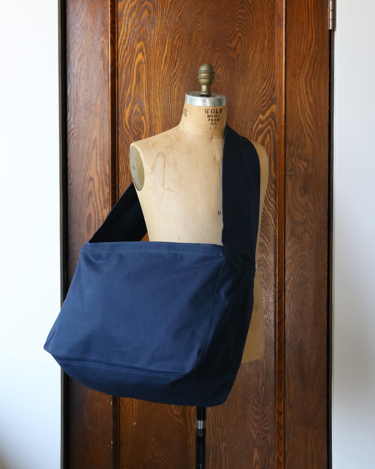 LABOR DAY Newspaper Bag / Navy