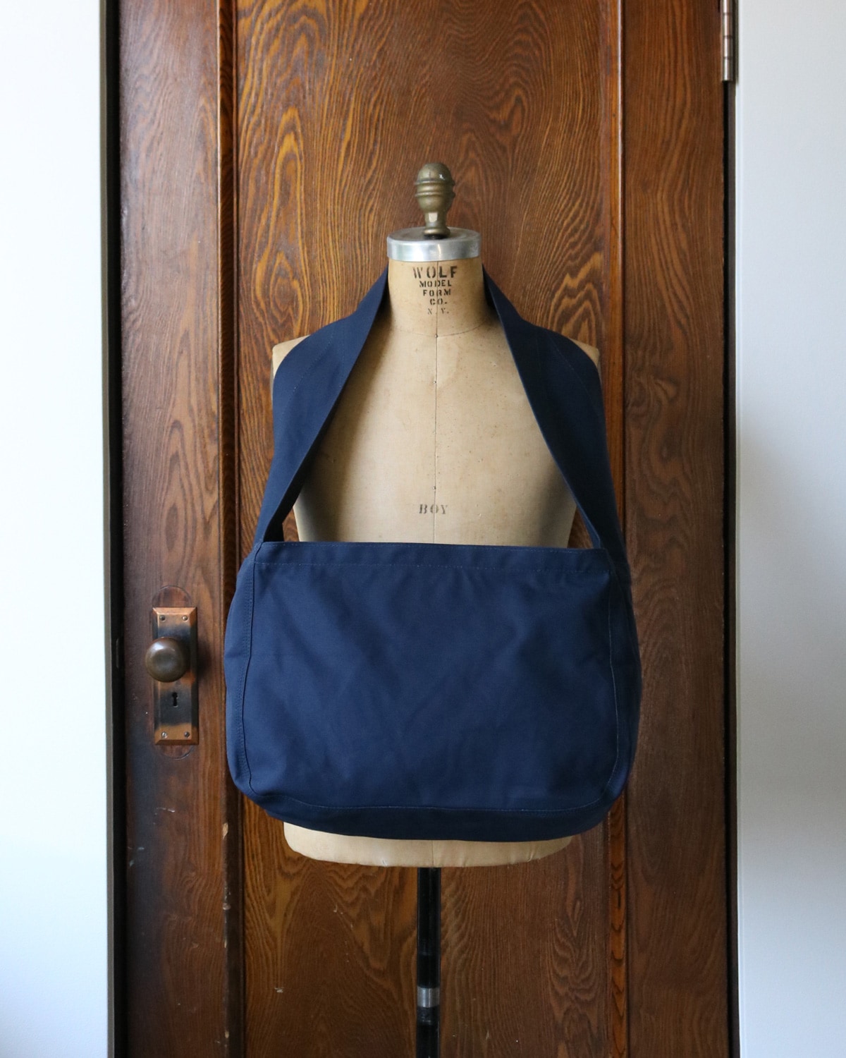 LABOR DAY Newspaper Boy Bag / Navy