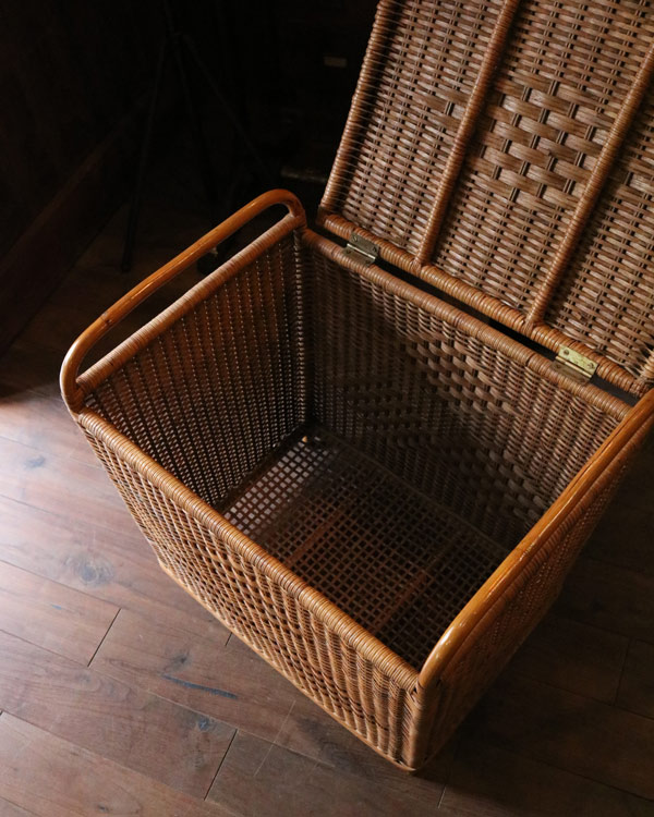 蓋付きランドリーバスケット スタンドタイプ