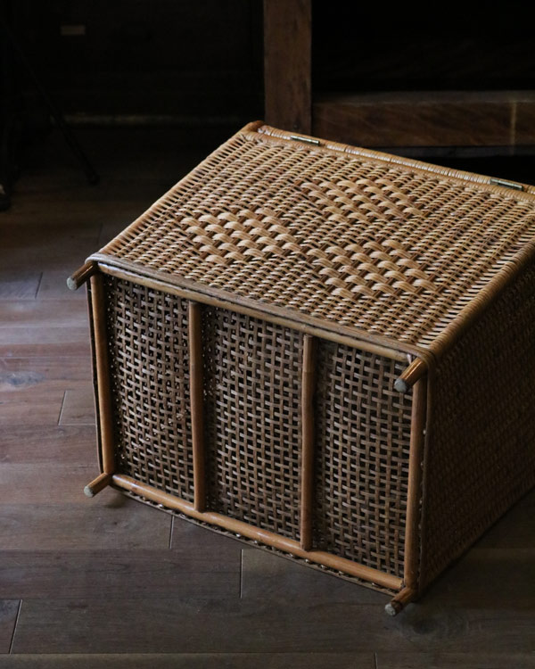 お値下げ　ラタン製2段バスケットスタンド 洗えるラタン調バスケット付き2段ワゴン（ランドリーワゴン