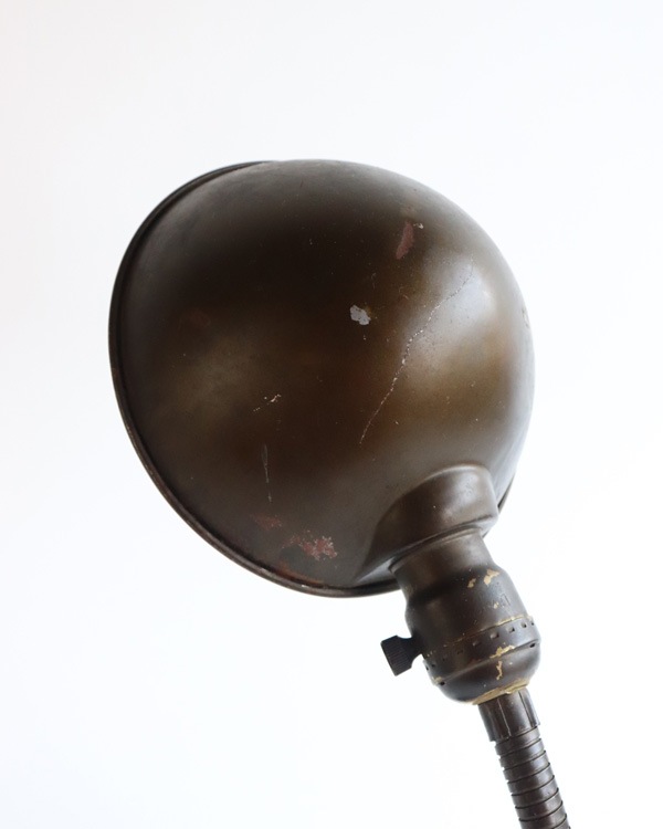 Art Deco Base Desk Lamp
