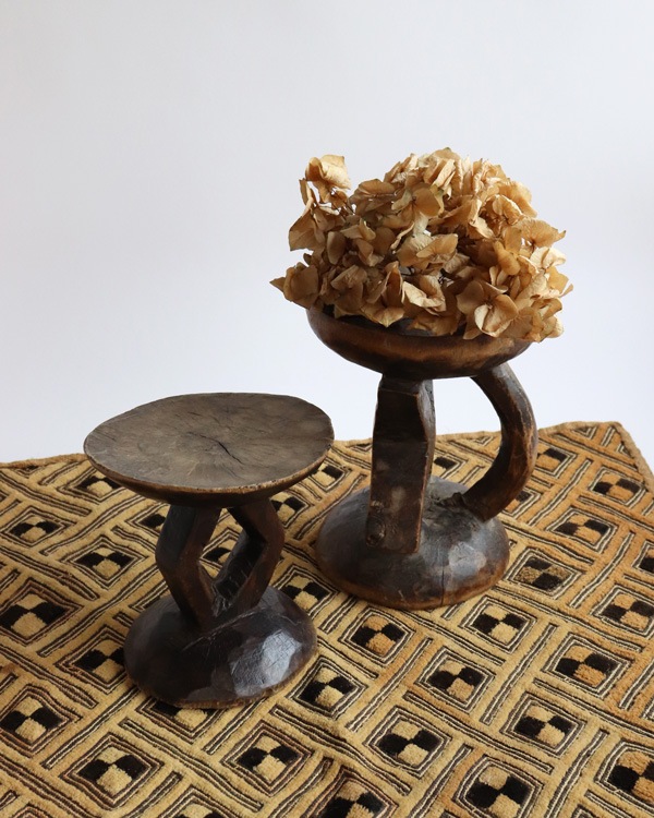 African Crafts (アフリカ工芸品) “セヌフォ族のスツール