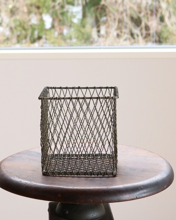 スモールインダストリアルワイヤーバスケット