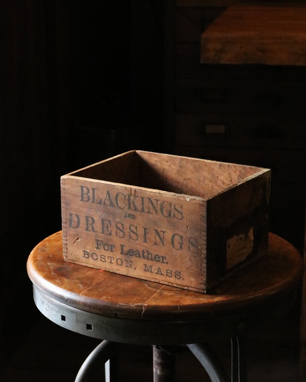 "ARMY AND NAVY" �֥�å��󥰥ܥå���