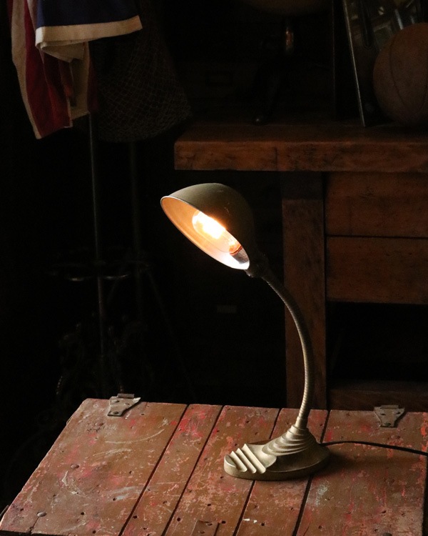 イーグル社デスクランプ【GOLD】