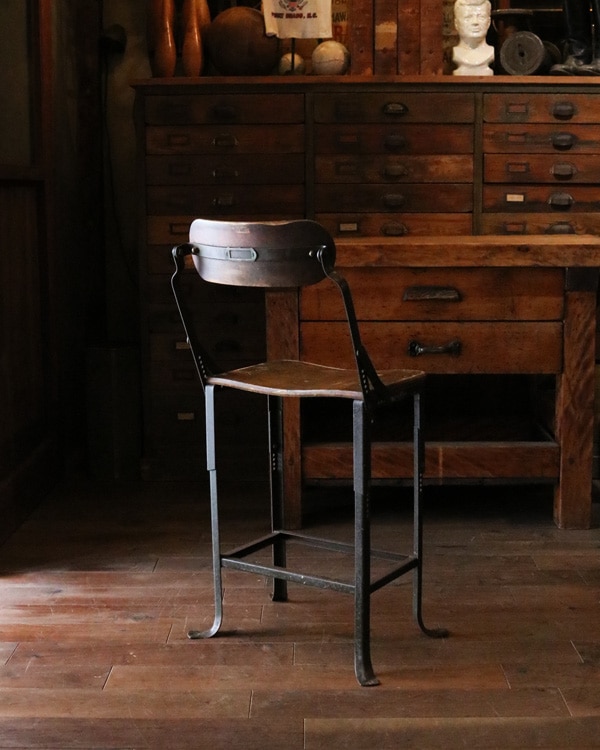 インダストリアルチェア