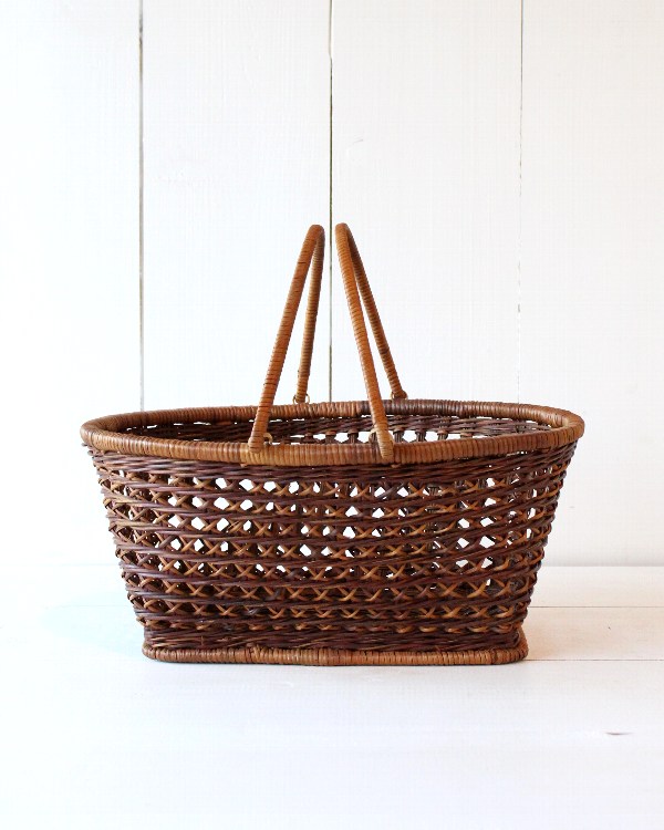 ラタン ハンドル付きバスケット