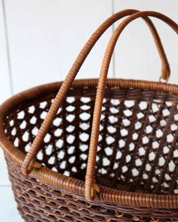 ラタン ハンドル付きバスケット