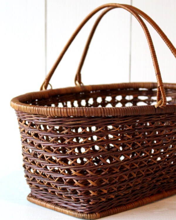 ラタン ハンドル付きバスケット