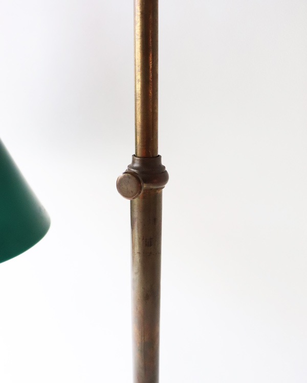 "FARIES" Carved Arm Table Lamp / A