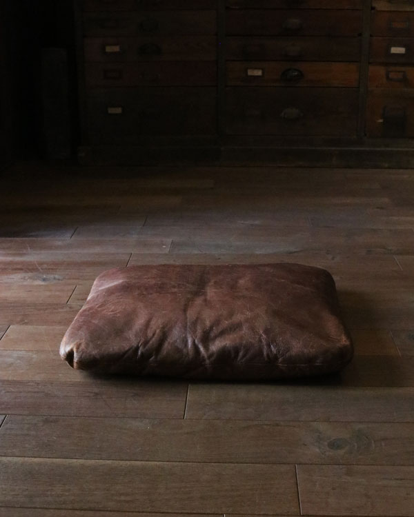 レザーシートクッション B