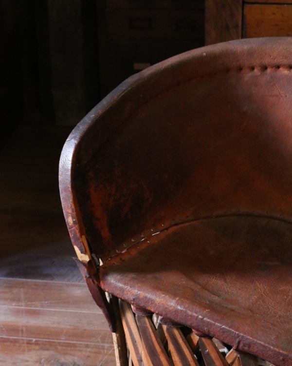 メキシコ　民芸　エキパルチェア　革 エキパルチェア 豚革椅子 民藝 インテリア-メキシコ雑貨と