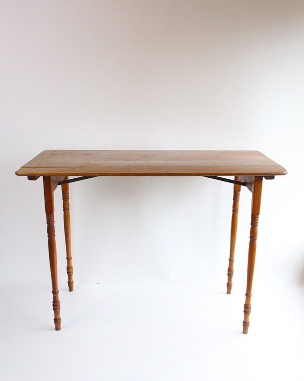 "PARIS MFG. CO." Folding Sewing Table