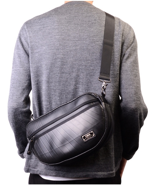 ラバンヌコラボバッグ paco rabanne(パコラバンヌ) / バッグ/レザー/BLK | 中古品の