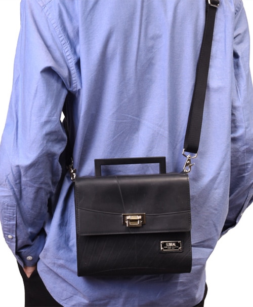 スクエアハンドルショルダーバッグ | 日本職人が作るメンズ トート