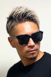 �ӥå��������ȥ󥵥󥰥饹[STRAITE]