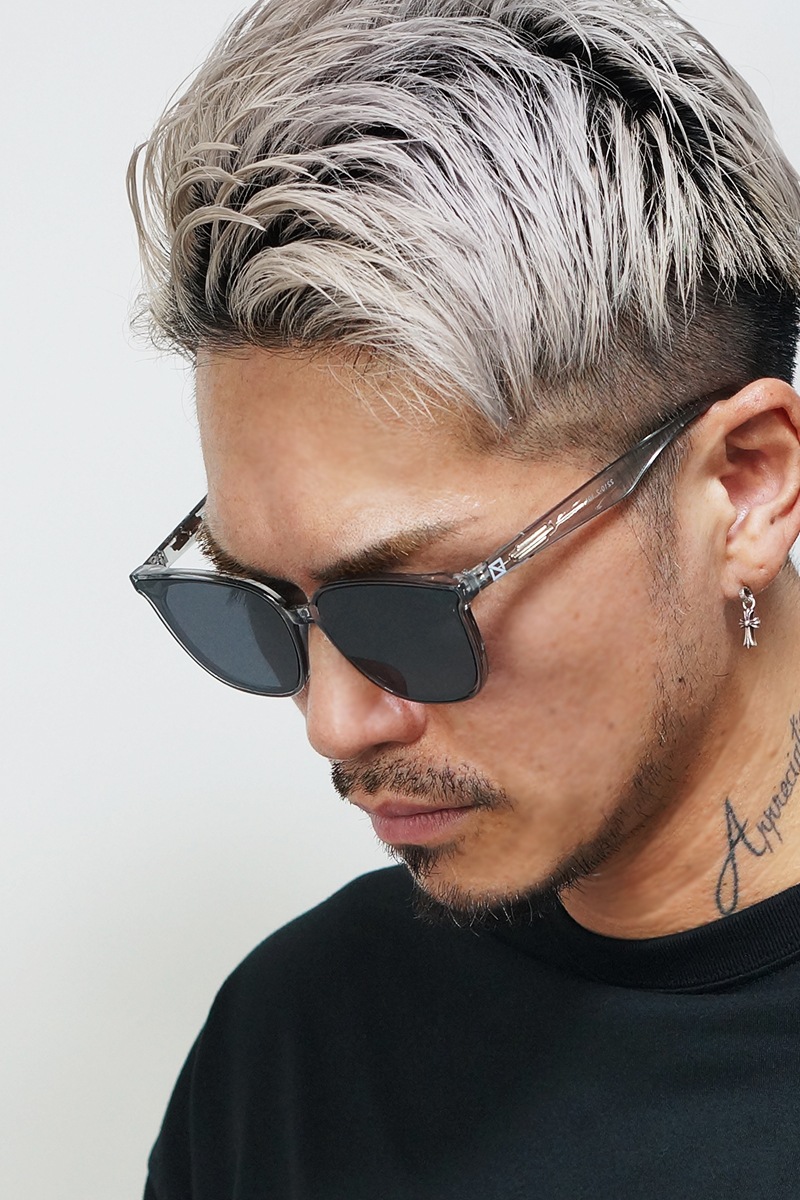 ֥եåȥ󥺥⡼󥰥饹 [STRAITE]