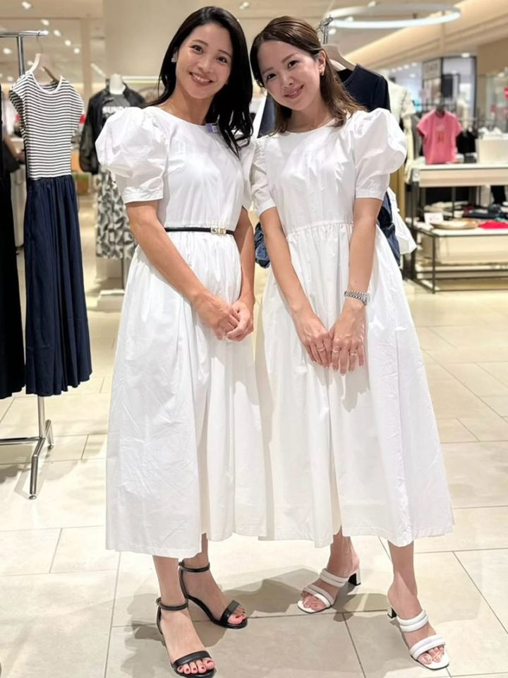 パフスリーブVバックワンピース｜小柄・低身長向けキュートな夏 