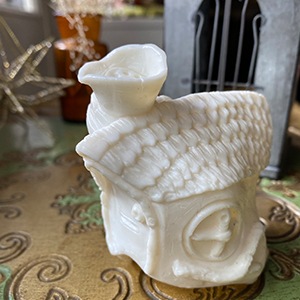 ­�Ĥ������ĥ�ꤿ�����򤤤��� / White house for Legged snail