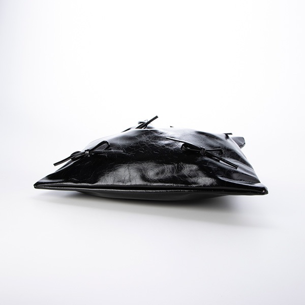 ��ܥ��դ����巿���������Хå�