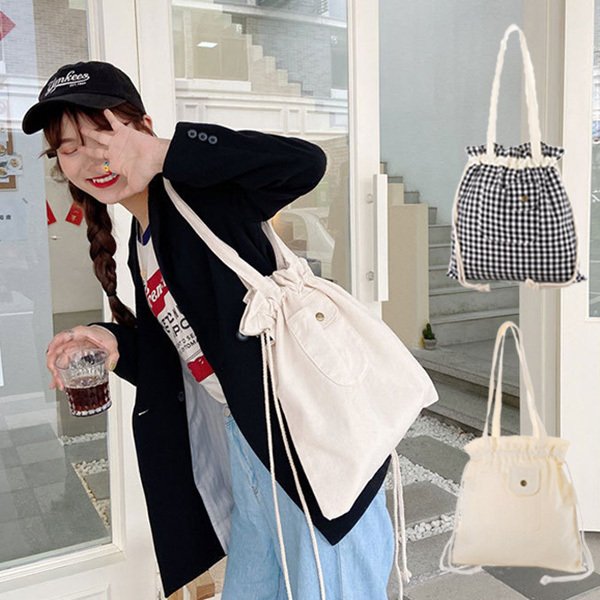 [美品] CHANEL キャンバス 巾着型 2WAYリュック ビーチバック大 CHANEL シャネル ボーダー 巾着 リュック ミニバッグ プール