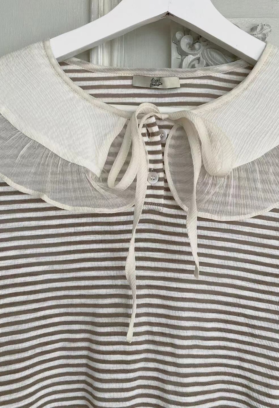 border frillcollar tops