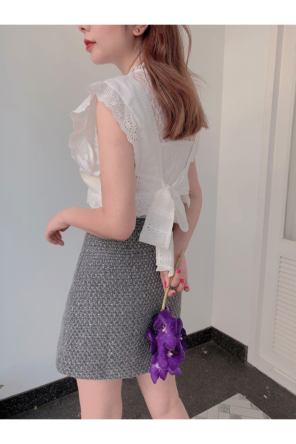 バックリボンフリル刺繍ビスチェ