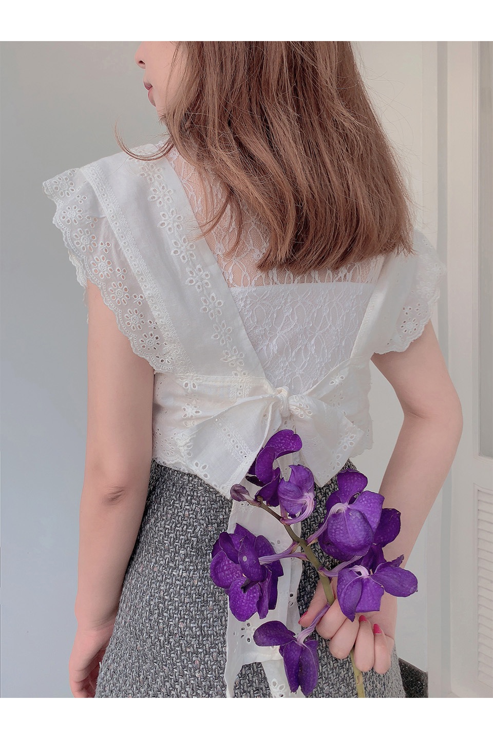 バックリボンフリル刺繍ビスチェ