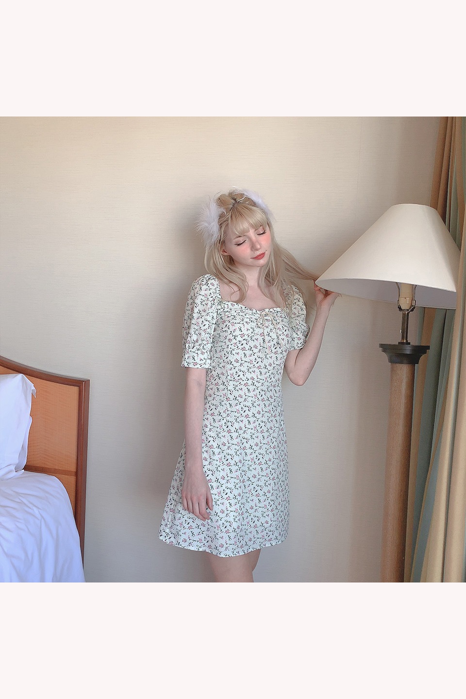 【予約販売】スクエアネック小花柄Aラインワンピース
