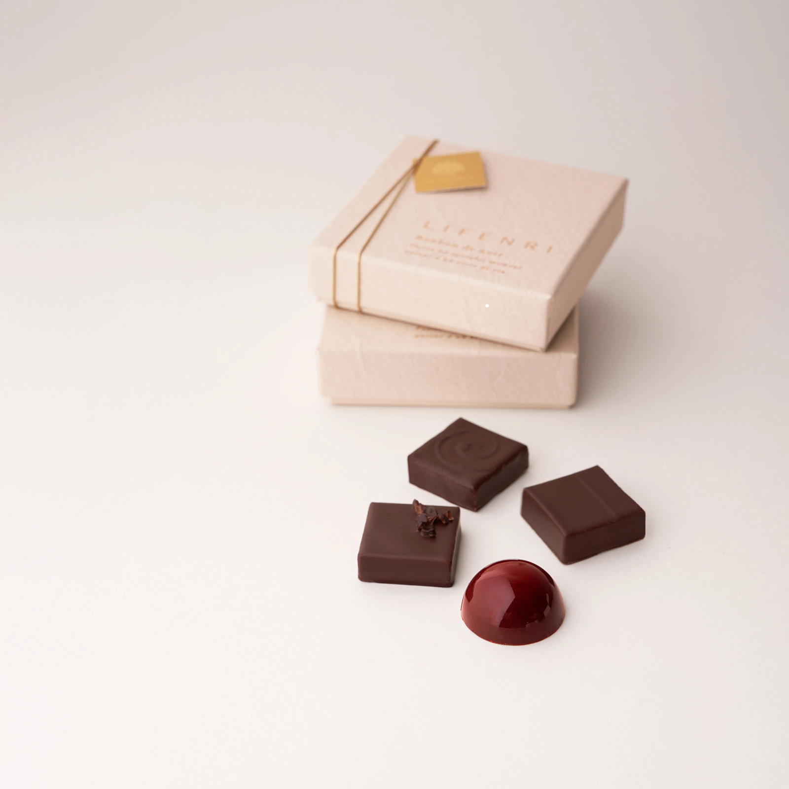 【予約:2026年バレンタインシーズン限定】 SUBRINA×LIFENRI 海底熟成ワインのマリアージュショコラ スペシャルセット
