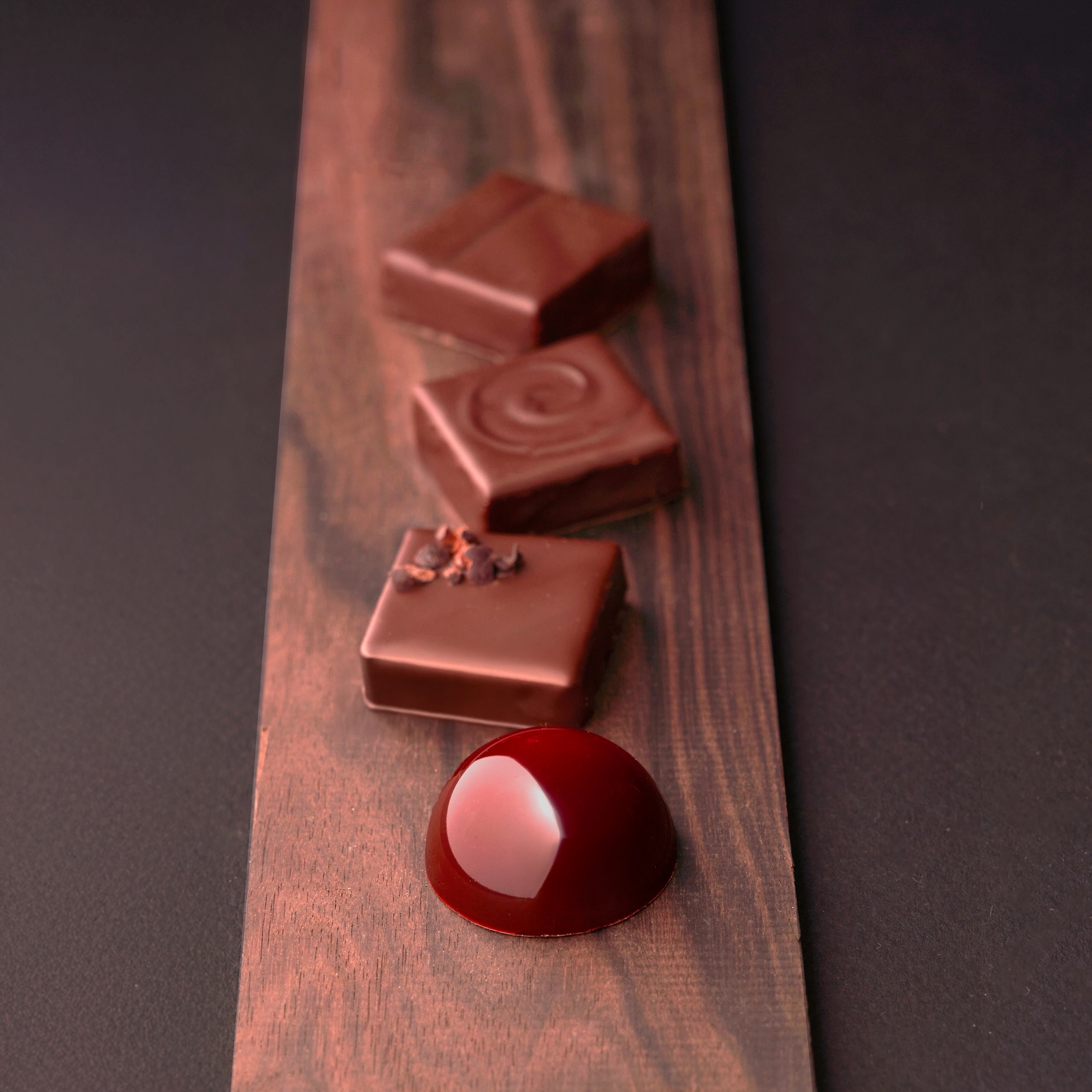 【予約:2026年バレンタインシーズン限定】 SUBRINA×LIFENRI 海底熟成ワインのマリアージュショコラ スペシャルセット