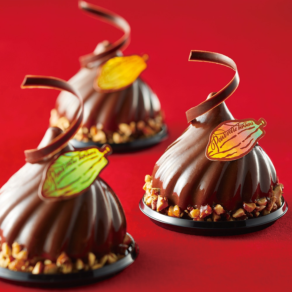 【ケーキトレー　プラスチックトレー】エコPAO PS 70φサークルトレー 黒 (b)　1,200個